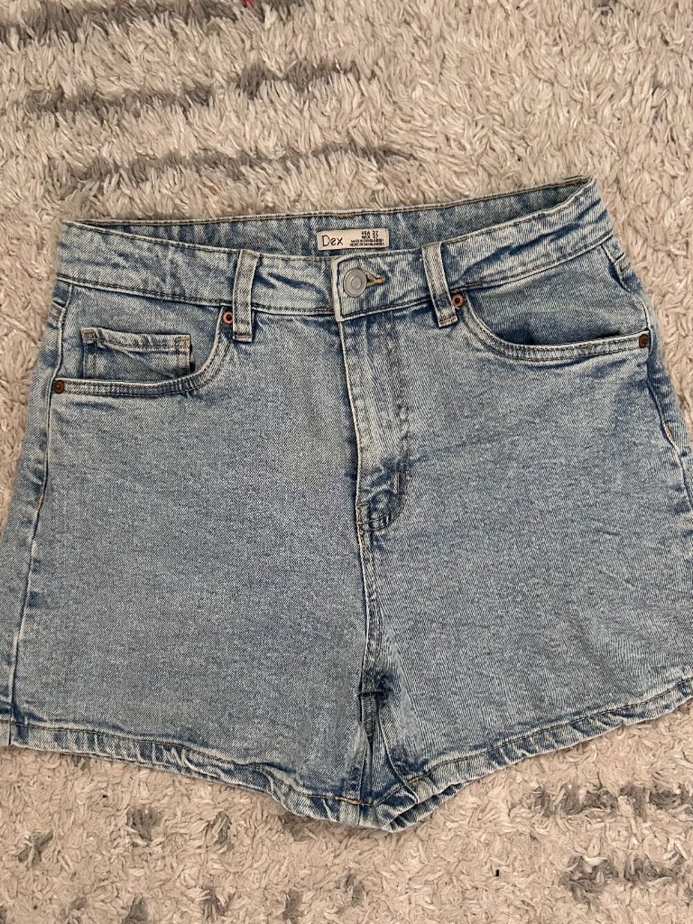 3/$15 🟣 Dex denim shorts, light wash, size 27